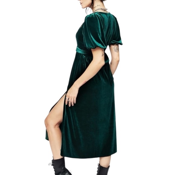 DISTURBIA Zarina Velour Applique Midi Wrap Dress Emerald Green NWT - Picture 5 of 12